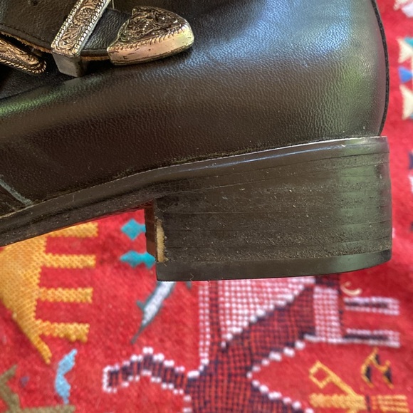 Ariat Silver Buckle Leather Booties - Picture 9 of 9